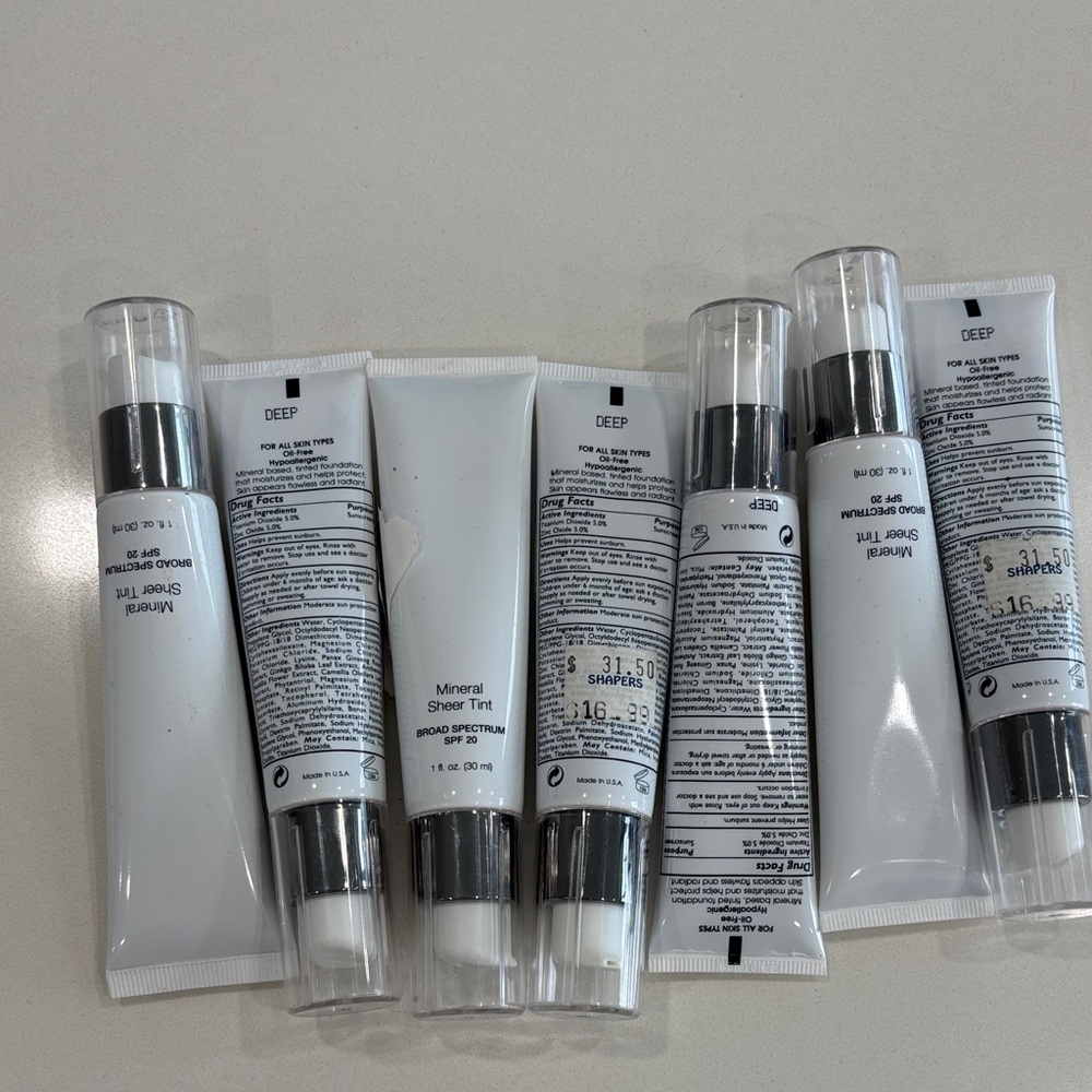 Makeup that has sunscreen in it White Mineral Tinted Sunscreen Set
